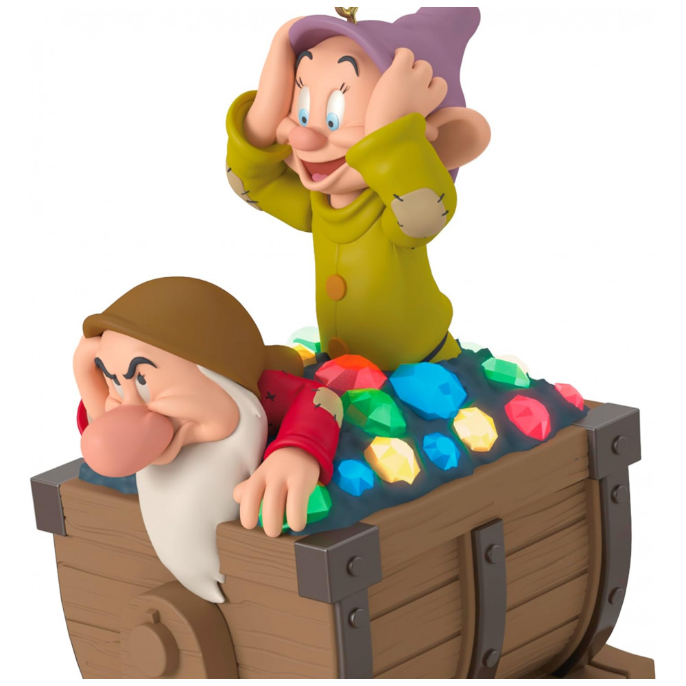 ECTQ4NKFWCMD0B_4-1.jpg - Enfeite Natalino Musical Disney Hallmark Snow White e Os Sete Anões