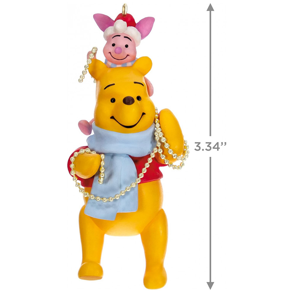 ECTQ7SMXMQZB0B_4-1.jpg - Enfeite Natalino Hallmark Keepsake Disney Ursinho Pooh Decorando a Árvore, Plástico 8,5x3,5x3,2 cm