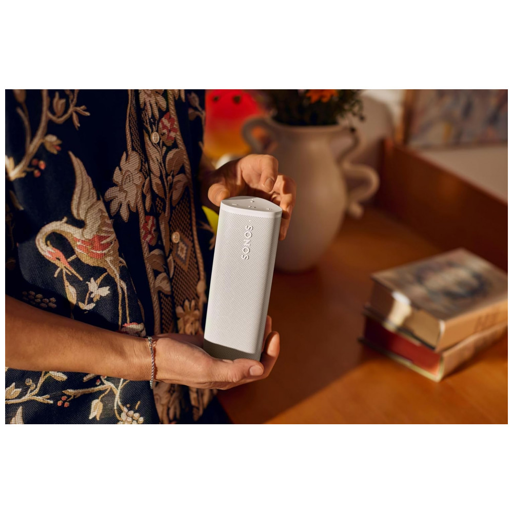 ECTQC3RTT6YC0B_6-1.jpg - Sonos Roam 2 Caixa de Som Portátil Wireless com Bluetooth, IP67, Alexa Integrada, Som Imersivo, Bateria Longa Duração – Branco Fosco