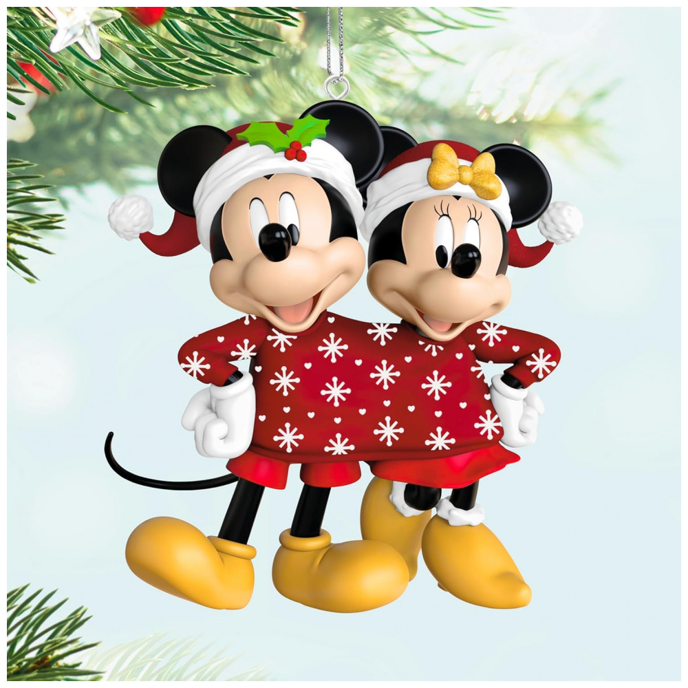 ECTQFCWBB3RD0B_2-1.jpg - Ornamento Hallmark Keepsake Natal 2025 Disney Mickey e Minnie Sweater-Sharing Sweethearts, Decoração Romântica para Fãs