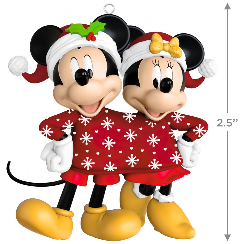 ECTQFCWBB3RD0B_3-1.jpg - Ornamento Hallmark Keepsake Natal 2025 Disney Mickey e Minnie Sweater-Sharing Sweethearts, Decoração Romântica para Fãs