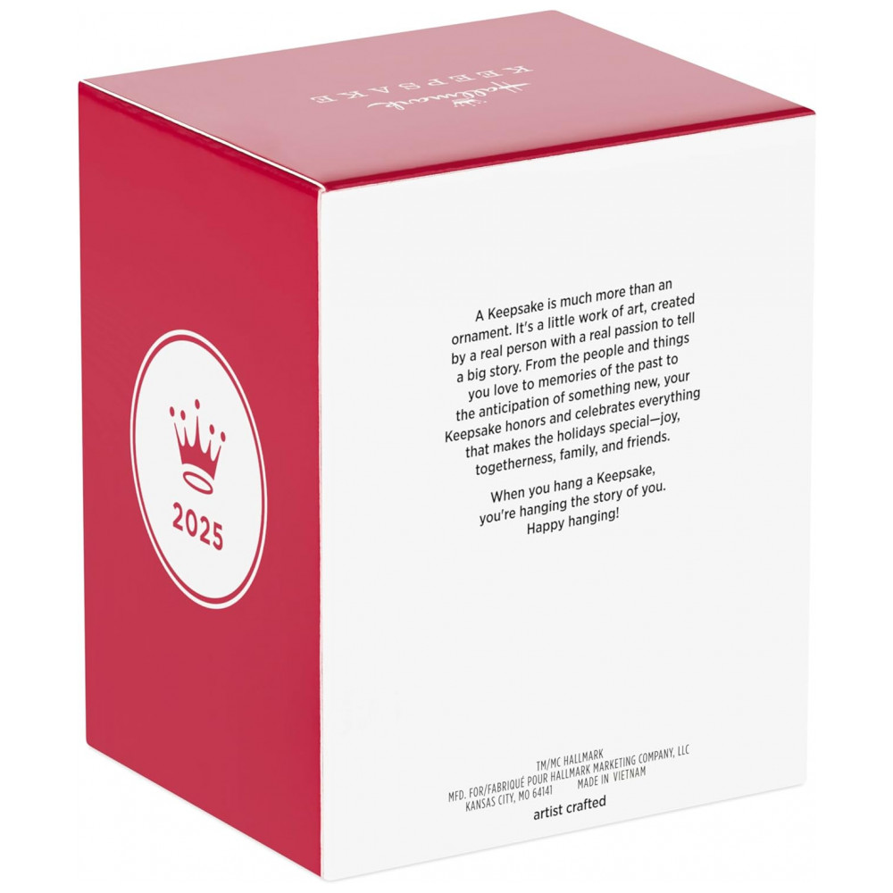 ECTQG9D9B3RD0B_7-1.jpg - Ornamento Hallmark Keepsake Natal 2025 Disney/Pixar Knick Knack Snow Globe Escape Plan, Decoração Divertida para Fãs