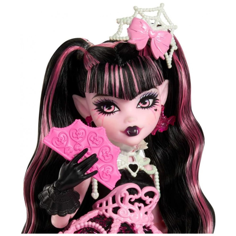 ECTQHFFQHCLD0B_3-1.jpg - Boneca Monster High Scary Sweet Birthday Draculaura – Edição especial de aniversário