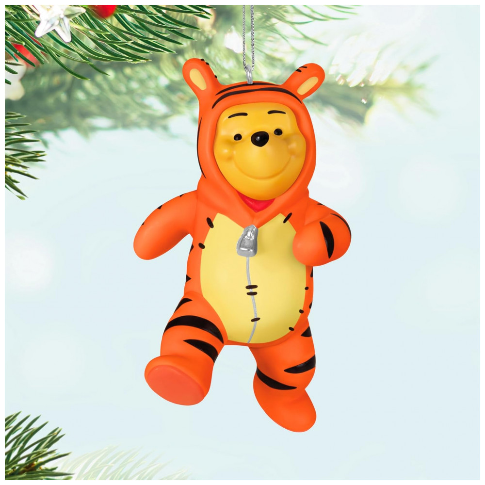 ECTQJHXY83RD0B_2-1.jpg - Enfeite Natalino Hallmark Keepsake 2025 Disney Winnie the Pooh e Tigrão, Plástico, 3,8 x 7,6 x 5,7 cm
