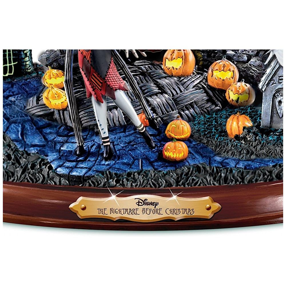 ECTQKYCCGS370B_4-1.jpg - Globo de Neve Musical Tim Burton The Nightmare Before Christmas com Base Rotativa e Luzes - The Bradford Exchange, Personagens em Resina Pintada