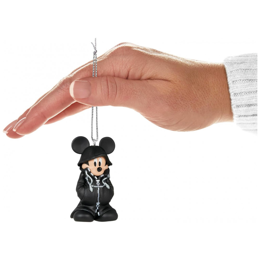 ECTQM2Z1G9XC0B_7-1.jpg - Enfeite de Natal Hallmark Keepsake, Disney Kingdom Hearts 2 Rei Mickey, Plástico 3,6x6,3x4,7 cm Preto