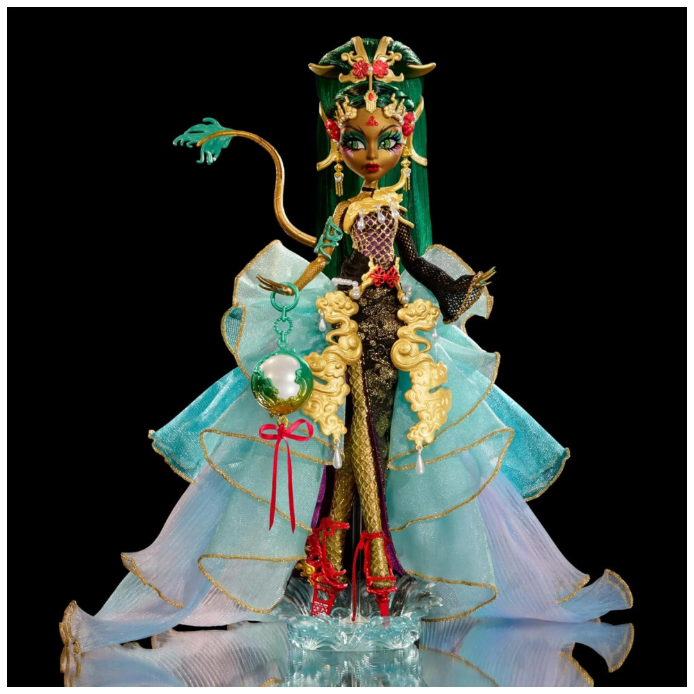 ECTQPBZCKTSD0B_0-1.jpg - Boneca Monster High 2024 Fang Vote Jinafire Long – Edição Limitada