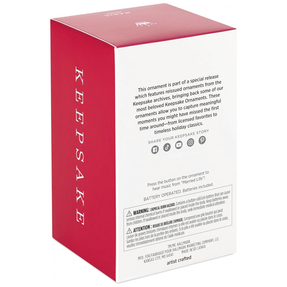 ECTQSGLZ2BXC0B_3-1.jpg - Enfeite de Natal Musical Hallmark Keepsake Disney/Pixar Up, Plástico 8,9x12x8,9 cm