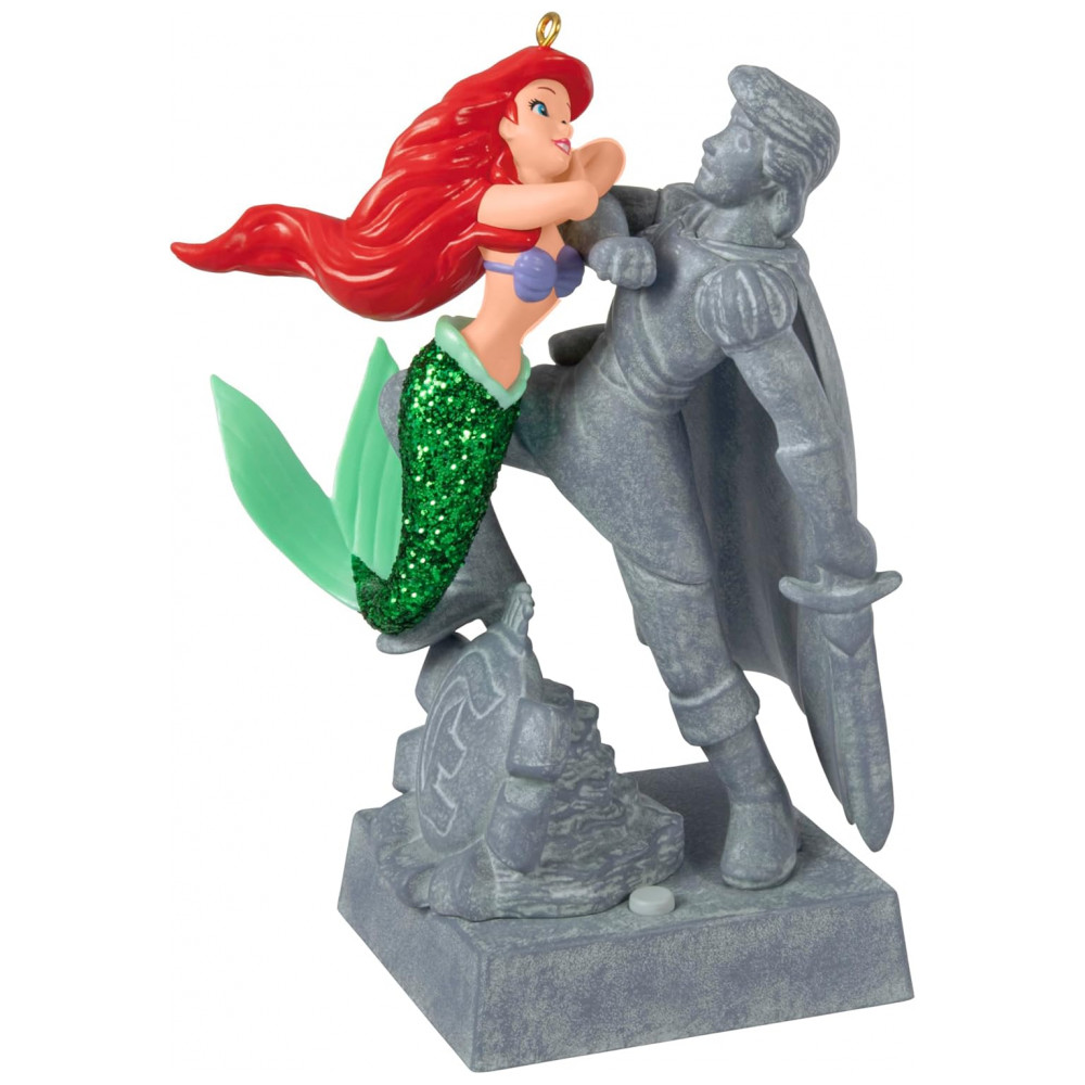 ECTQX9N1TLSD0B_0-1.jpg - Enfeite de Natal Hallmark Keepsake 2025, Disney A Pequena Sereia Ariel e O Príncipe com Som, Presente para Fãs da Disney