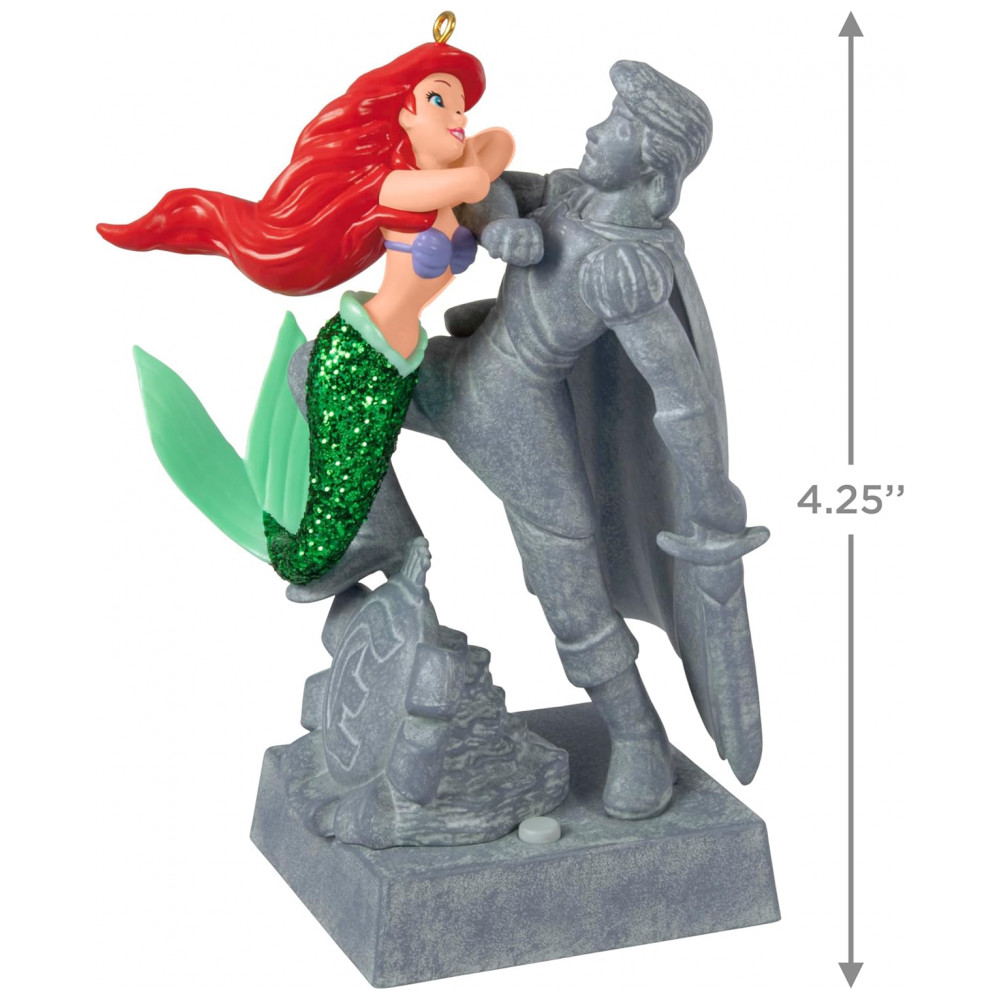 ECTQX9N1TLSD0B_3-1.jpg - Enfeite de Natal Hallmark Keepsake 2025, Disney A Pequena Sereia Ariel e O Príncipe com Som, Presente para Fãs da Disney